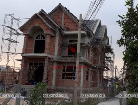 Thi công phần thô biệt thự mái thái 2 tầng tân cổ điển tối giản 8x15m có kết hợp quán cafe ở Bến Lức