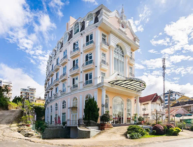 Thi Công Khách Sạn Tân Cổ Điển 5 Tầng Saigon Book Hotel Đà Lạt